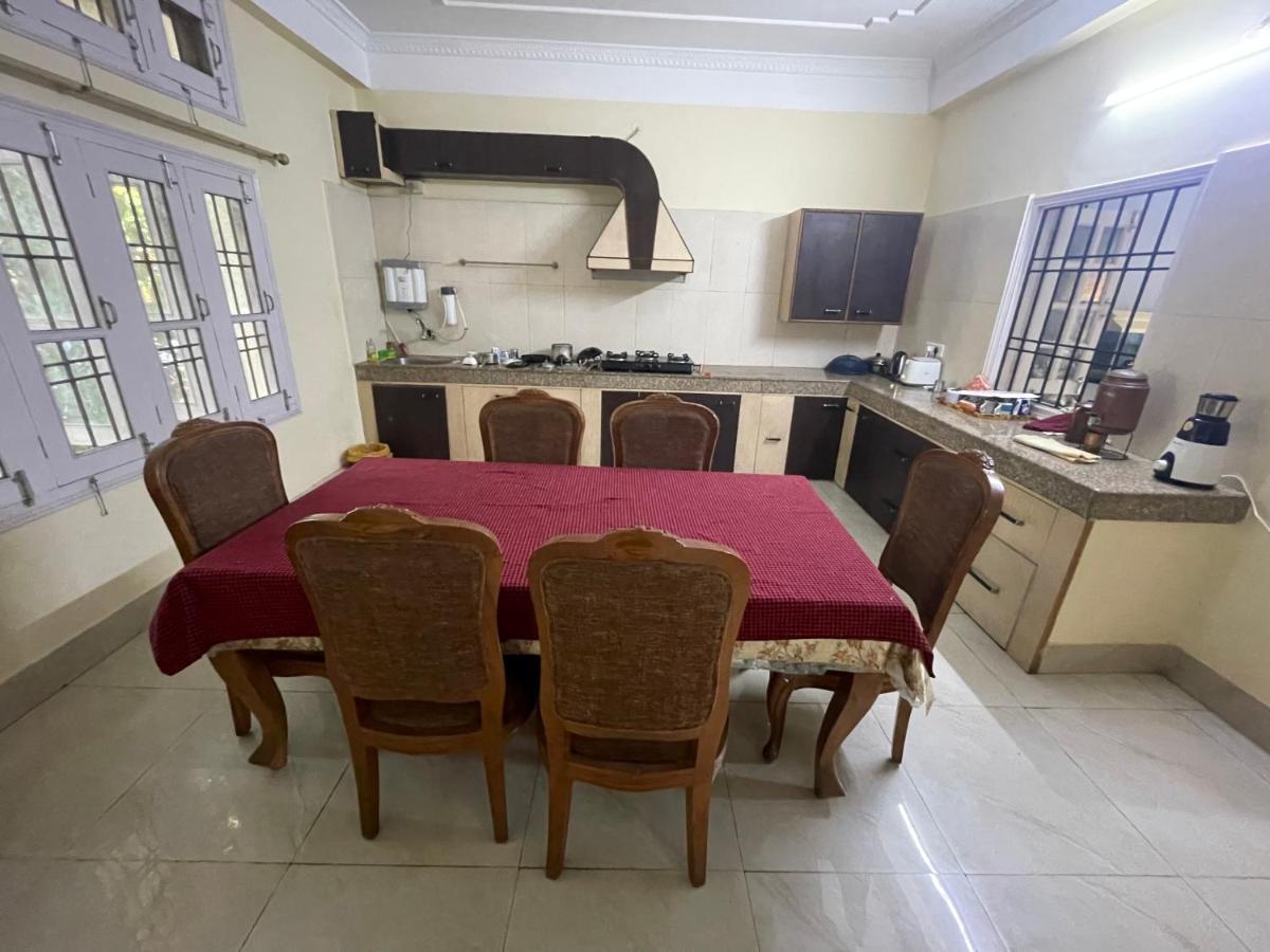 The Choudhury Manor Homestay Guwahati Luaran gambar